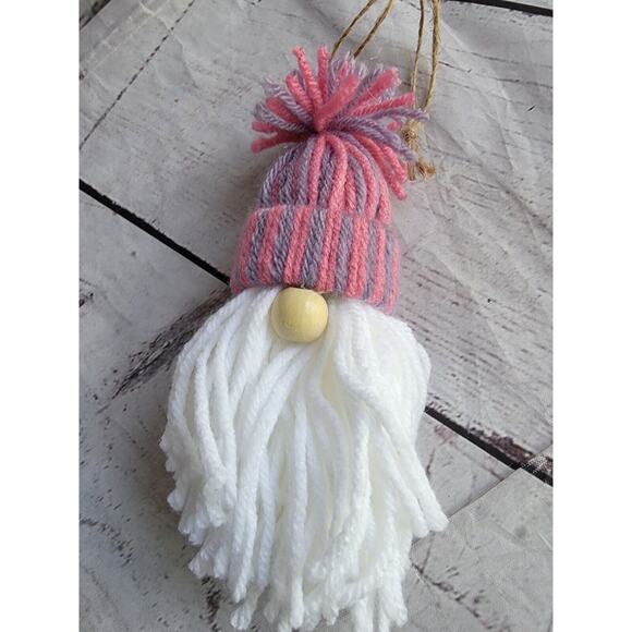 Handmade Hanging Yarn Pom Pom Christmas Gnomes Ornament Pink Light Purple Hat - Picture 1 of 5